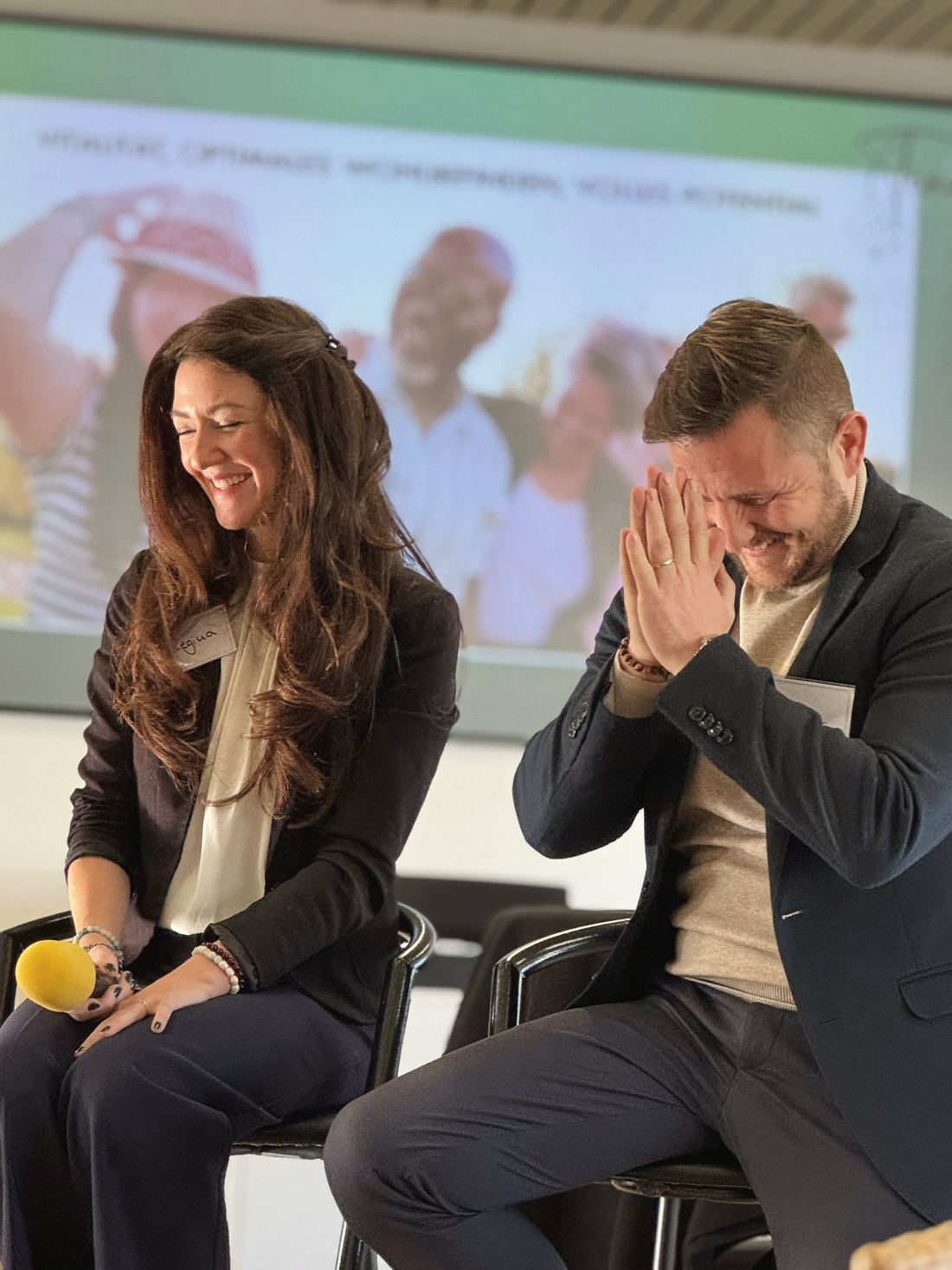 Regina und Andreas im Gespräch während eines Coachings